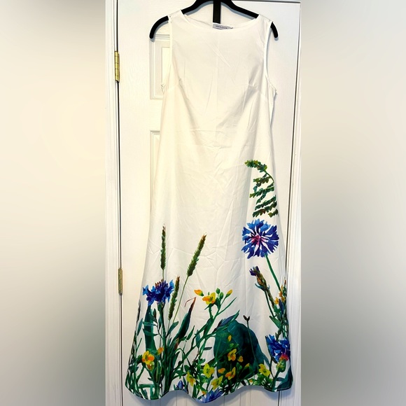 SALE! Bundle & Save White/floral, sleeveless, maxi dress w/pockets. S - Picture 1 of 6